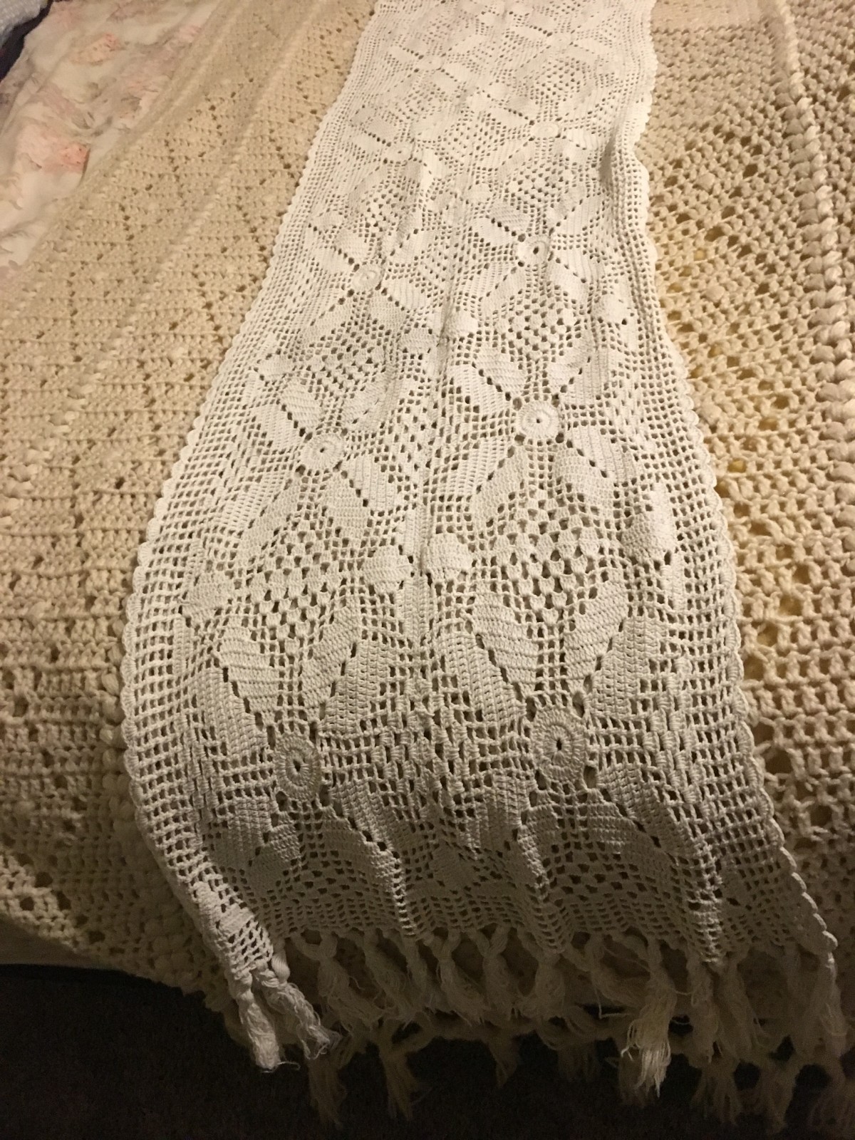 Vintage hand crochet bed scarf 80