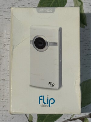 Flip UltraHD Video Camera 8 GB 2 Hours - 3rd Generation - White (U32120W) *NEW*