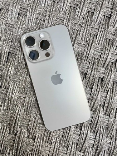 【美品】iPhone 15 Pro 512GB 香港版 バッテリー96% $_12.JPG?set_id=880000500F