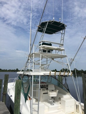 2002 Luhrs 40' Open Fisherman w/ Low hours.