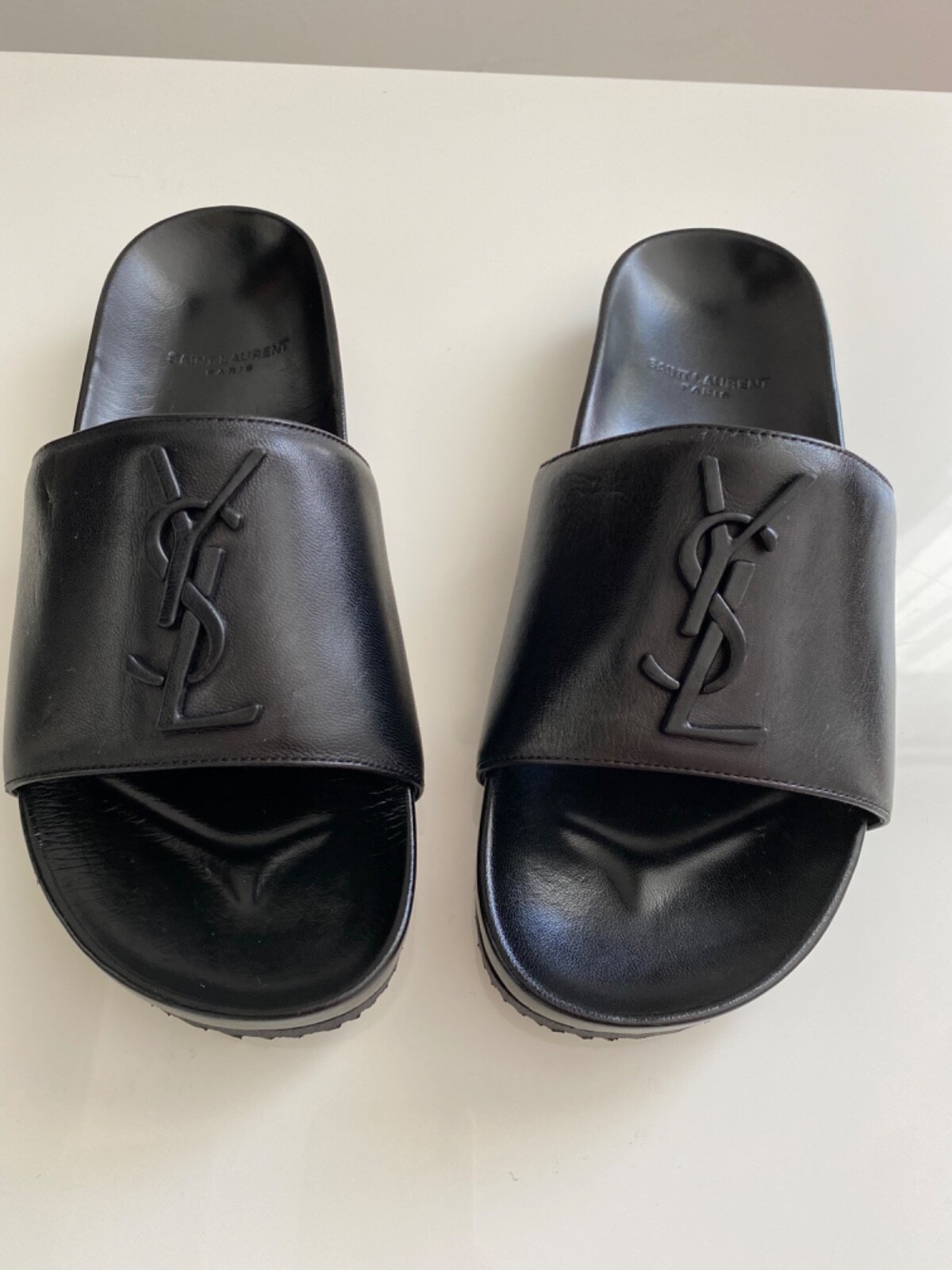 SAINT LAURENT サンローラン カサンドル ロゴ プラーク スライド $_57.JPG?set_id=880000500F