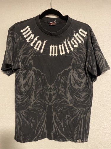 maaya  Vintage Metal Mulisha Faded Demon Skull Mens Medium Short
