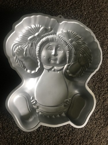 Vintage Cabbage  Patch Cake Tin 1984 Wilton