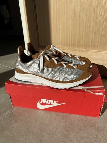 NIKEナイキ2002年SILVER FISHシルバーフィッシュ白28㎝新品箱付 NIKEナイキ2002年SILVER FISHシルバーフィッシュ白28㎝新品箱付