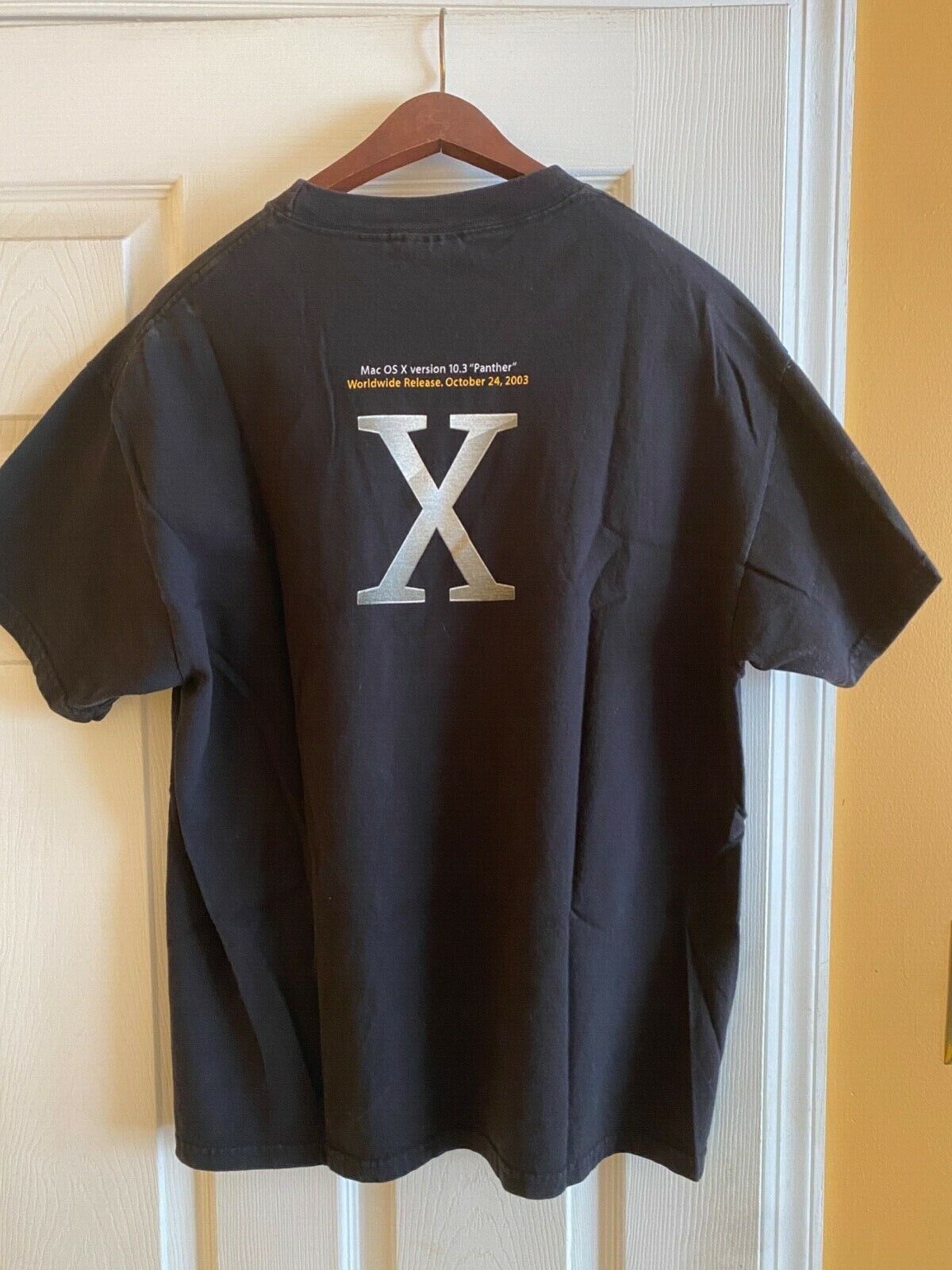 Vintage Apple 2003 Mac OS X Panther T-Shirt Black Apple Logo Vintage Apple 2003 Mac OS X Panther T-Shirt Black Apple Logo