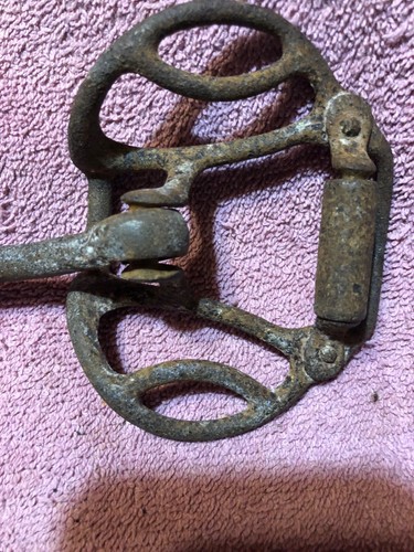 ANTIQUE VINTAGE  IRON HORSE HARNESS BIT. UNUSUAL RARE DESIGN Blacksmith Made