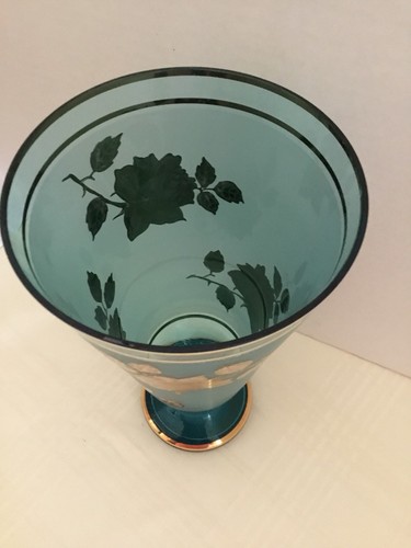 VINTAGE AQUA / GOLDLEAF ROSE VASE.