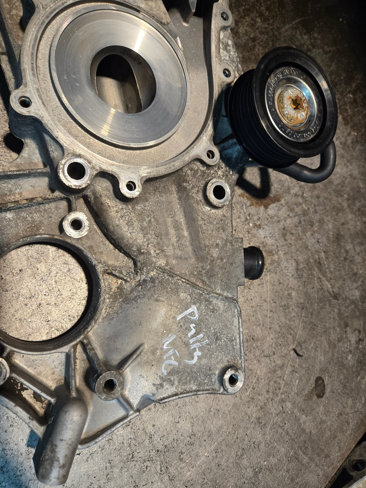 MERCEDES SPRINTER W906 2.1 DIESEL WATER PUMP BRACKET A6512011509 - Picture 3 of 12