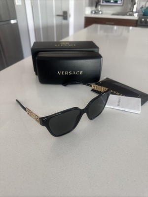 サングラス VERSACE Woman Sunglasses Black 0VE4471B GB1/87 Versace 0VE4471B GB1/87 56mm Woman Sunglasses Black Frame