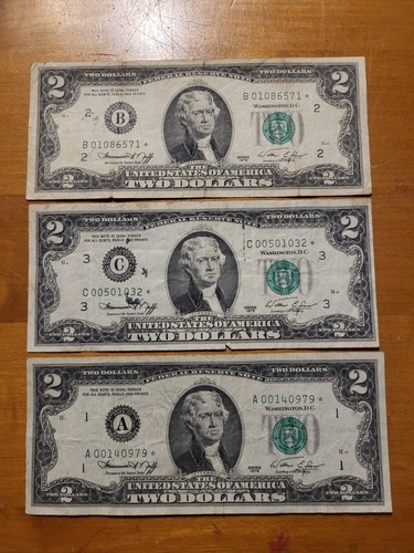 LOT 3 Series 1976 $2 Two Dollar Bill Federal Reserve Note C