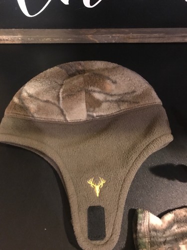 Youth 2-3T Boys Camo Hat And Gloves Gently Used