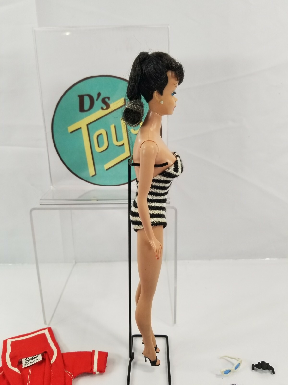 VINTAGE MATTEL BARBIE BLACK HAIR WITH CLOTHES AND ACCESSORIES