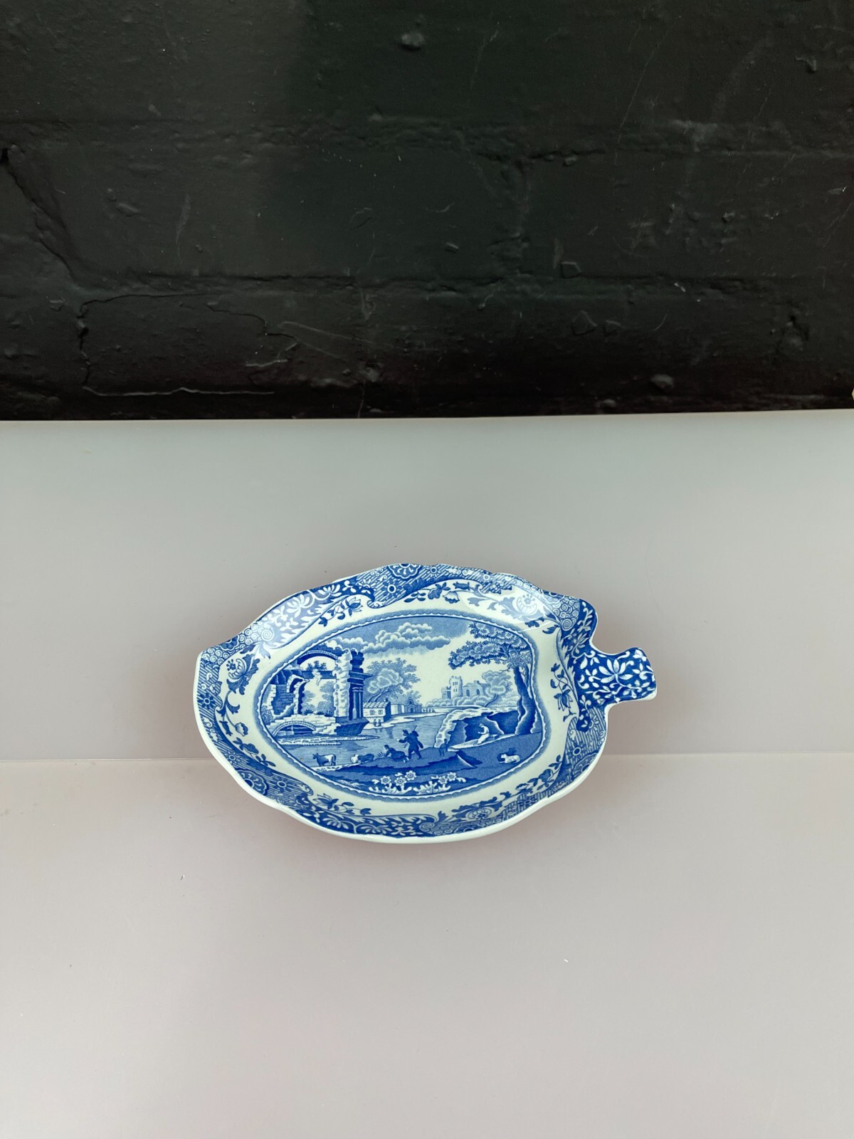 Spode Italian Blue and White Leaf Shaped Pickle / Nibbles Dish 7"