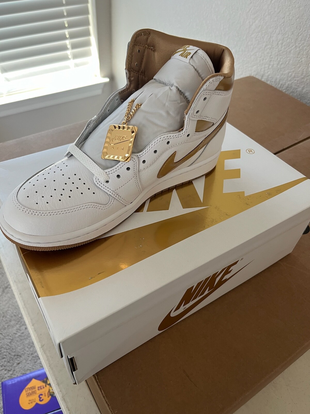 Nike Air Jordan 1 Retro High OG Metallic Gold White Womens