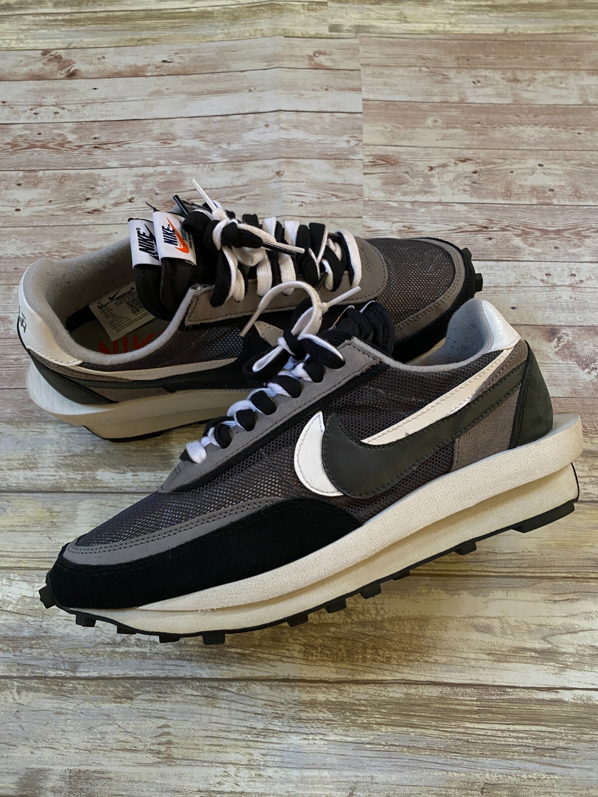 靴 NIKE SACAI LD WAFFLE BLACK Amazon.com | Nike Mens LDWaffle BV0073 002 Sacai - Black