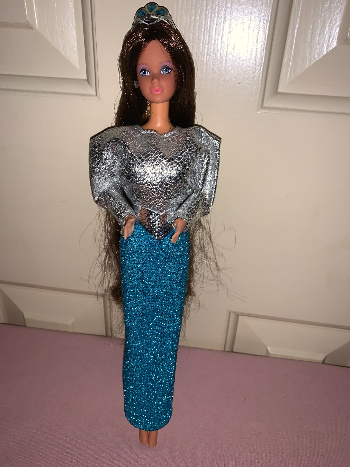 Jewel Secrets Whitney – 1986 brunette; tnt; bent arms; tippy-toes