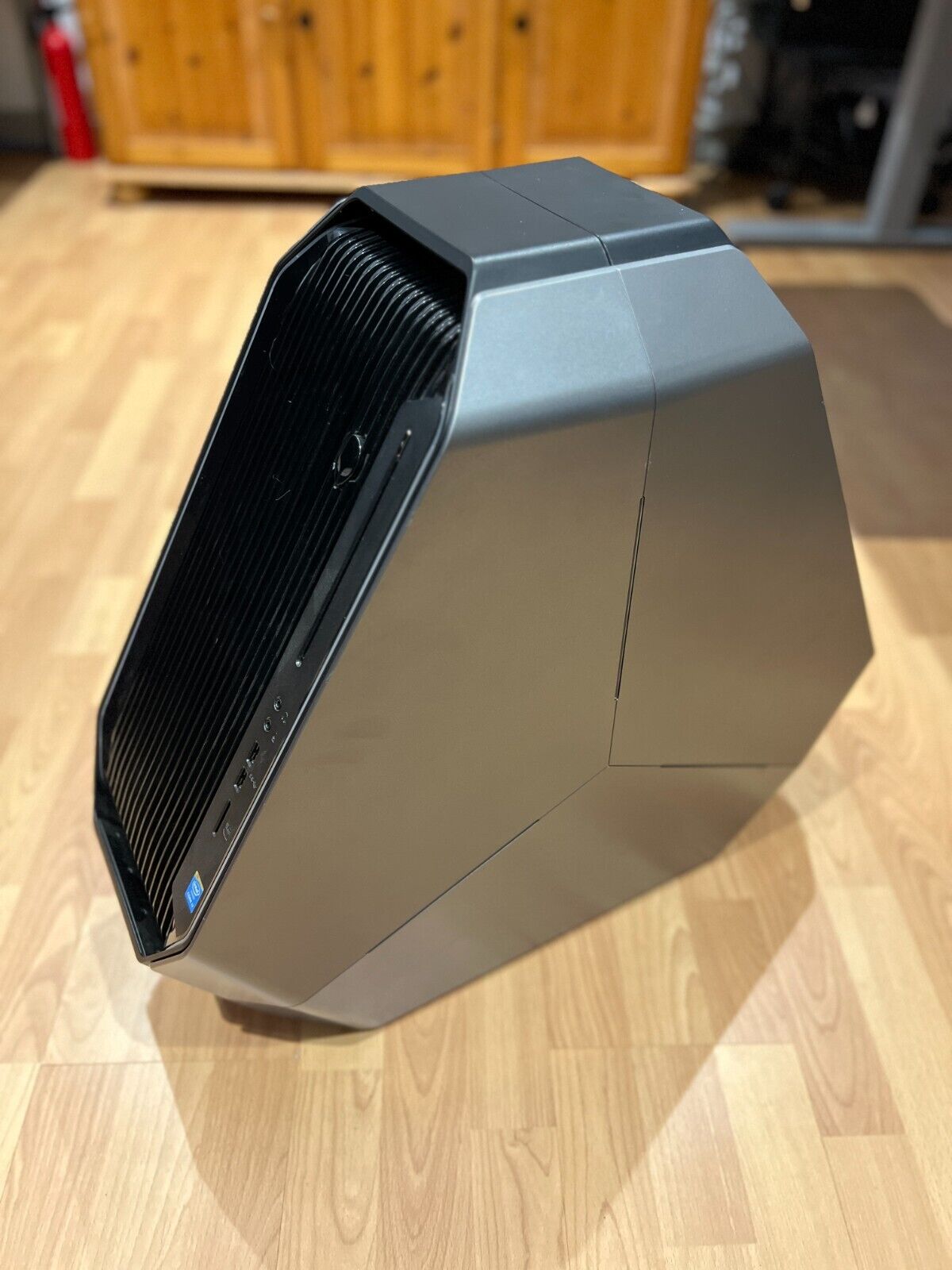 Alienware Area-51 R2, i7 6800K 3.40GHz, 32GB Ram, Nvidia GTX Alienware Area-51 R2, i7 6800K 3.40GHz, 32GB Ram, Nvidia GTX