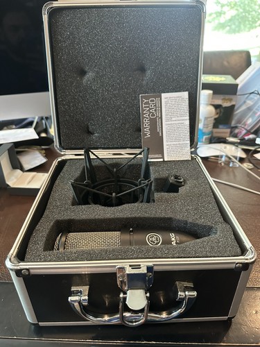 AKG P220 High-Performance Large Diaphragm True Condenser