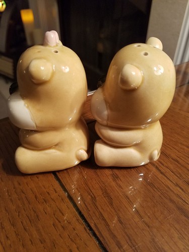 VINTAGE  LEFTON DOG COUPLE SALT AND PEPPER SHAKERS WITH STOPPERS
