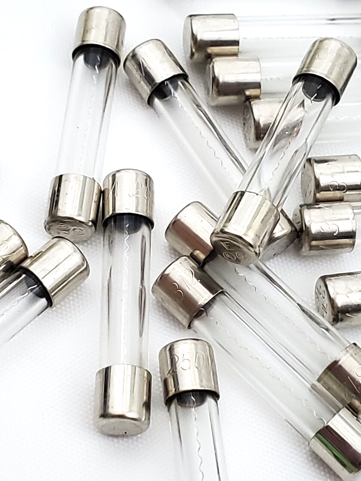 Lot of 20 Littelfuse 3AG 3A 250 Volt 3 Amp Fast Acting 1/4" x 1-1/4" Glass Fuses