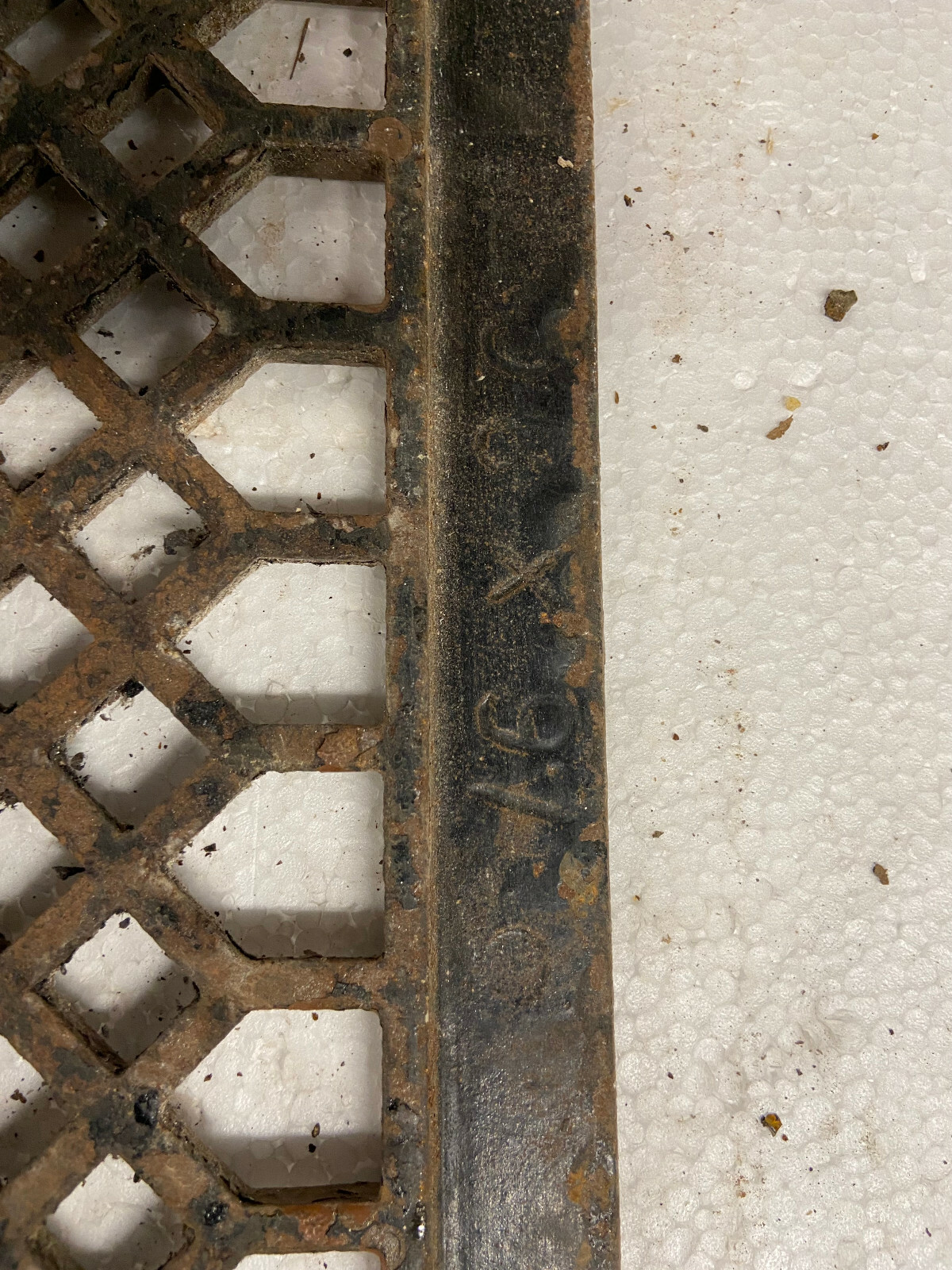 ANTQUE Decorative 18x22 Cast Iron Vent Grill Cold Air Return Grate VINTAGE