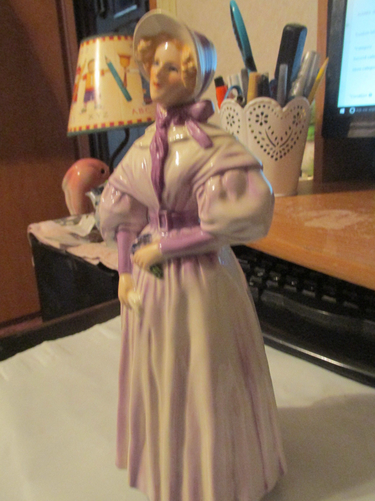 Goebel Lady  Figurine (Marked W Germany) ## 16284  21