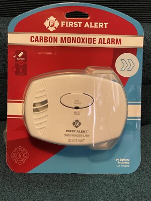 First Alert CO400 Plug-In Carbon Monoxide Detector W/ Battery Backup