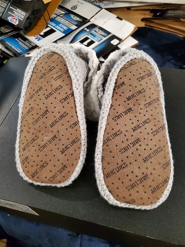 Muk Luks Slippers Socks Womens Size Small 6-8 Gray Non Slip Knit Ankle New