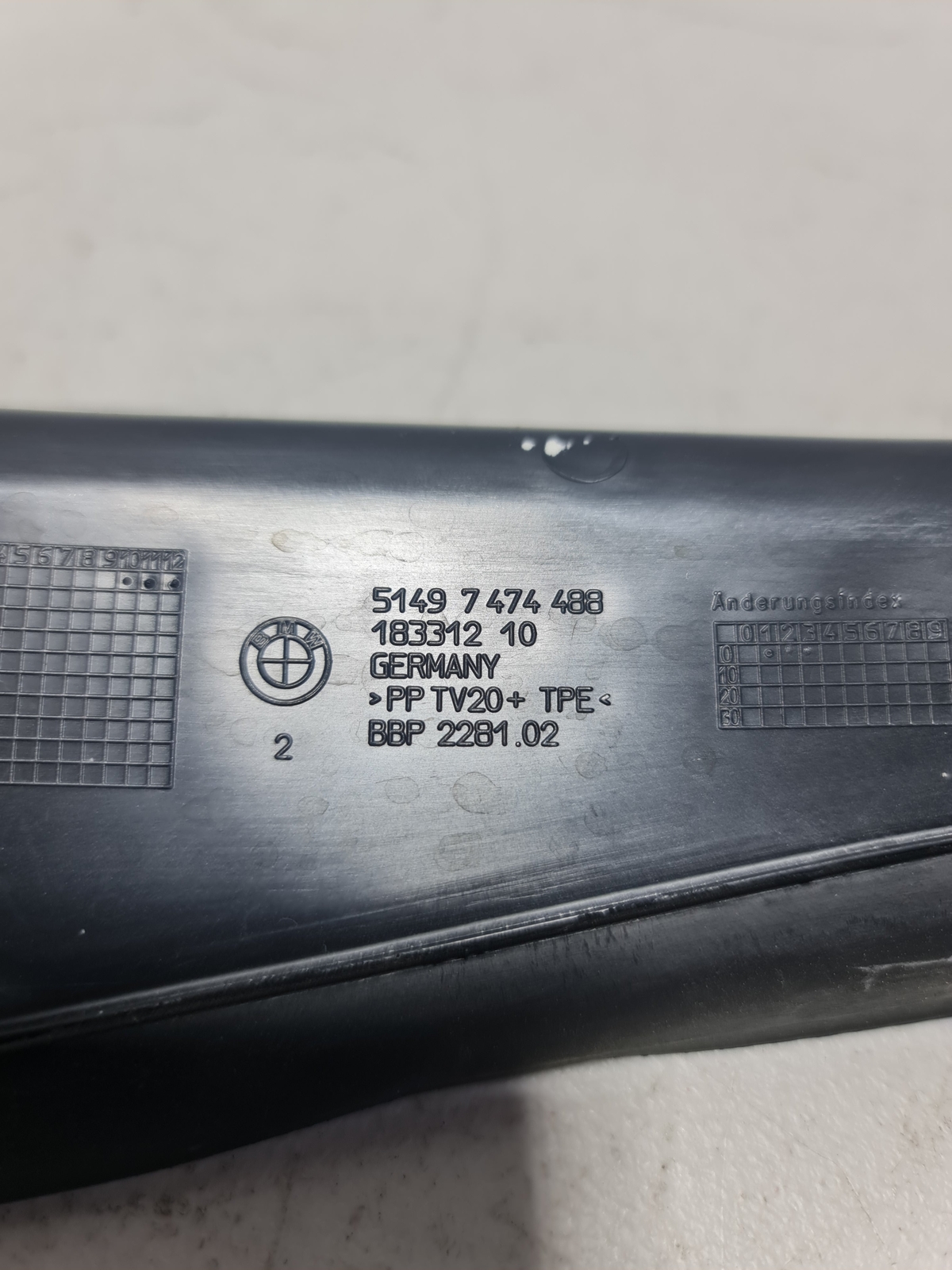 0 Bmw 2017-2020 51-49-7-474-488 51497474488 Gutter Strip Right 7474488 image 4