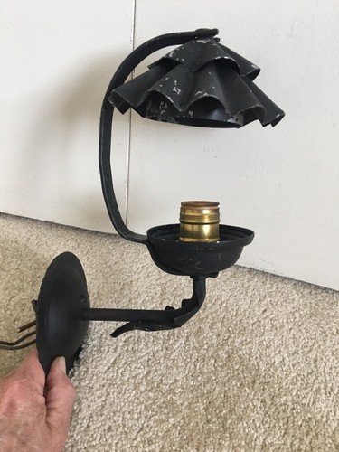 Vintage Black Metal Wall Sconce Medieval Look ?