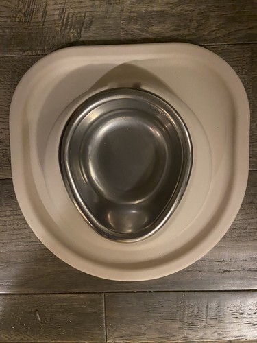Single Low Pet Feeding System by WeatherTech for Dog/ Cat in Light Grey 1 Cup