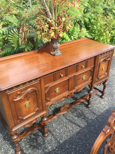 Beautiful Antique 6 Leg Dining Table And Sidebar