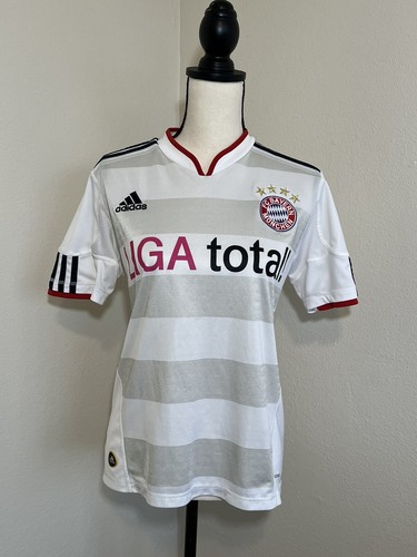 adidas BAYERN MUNCHEN superloose Tee 大きめ a9e37537a7f3.jpg?width=3840&
