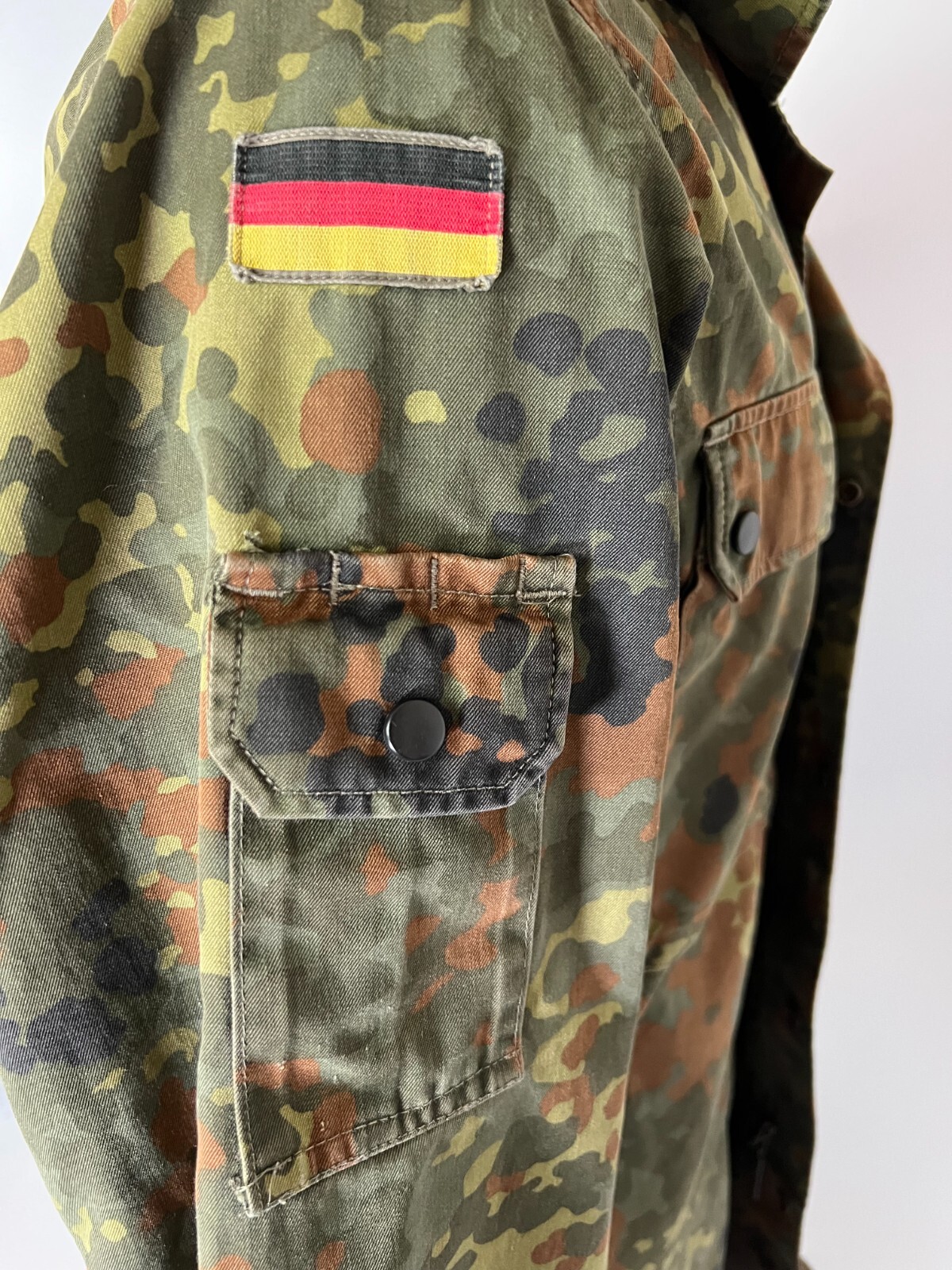 GERMAN MILITARY JACKET/SHIRT GE KOHLER GMBH (GR-NR 7) FLAGS GERMAN MILITARY JACKET/SHIRT GE KOHLER GMBH (GR-NR 7) FLAGS