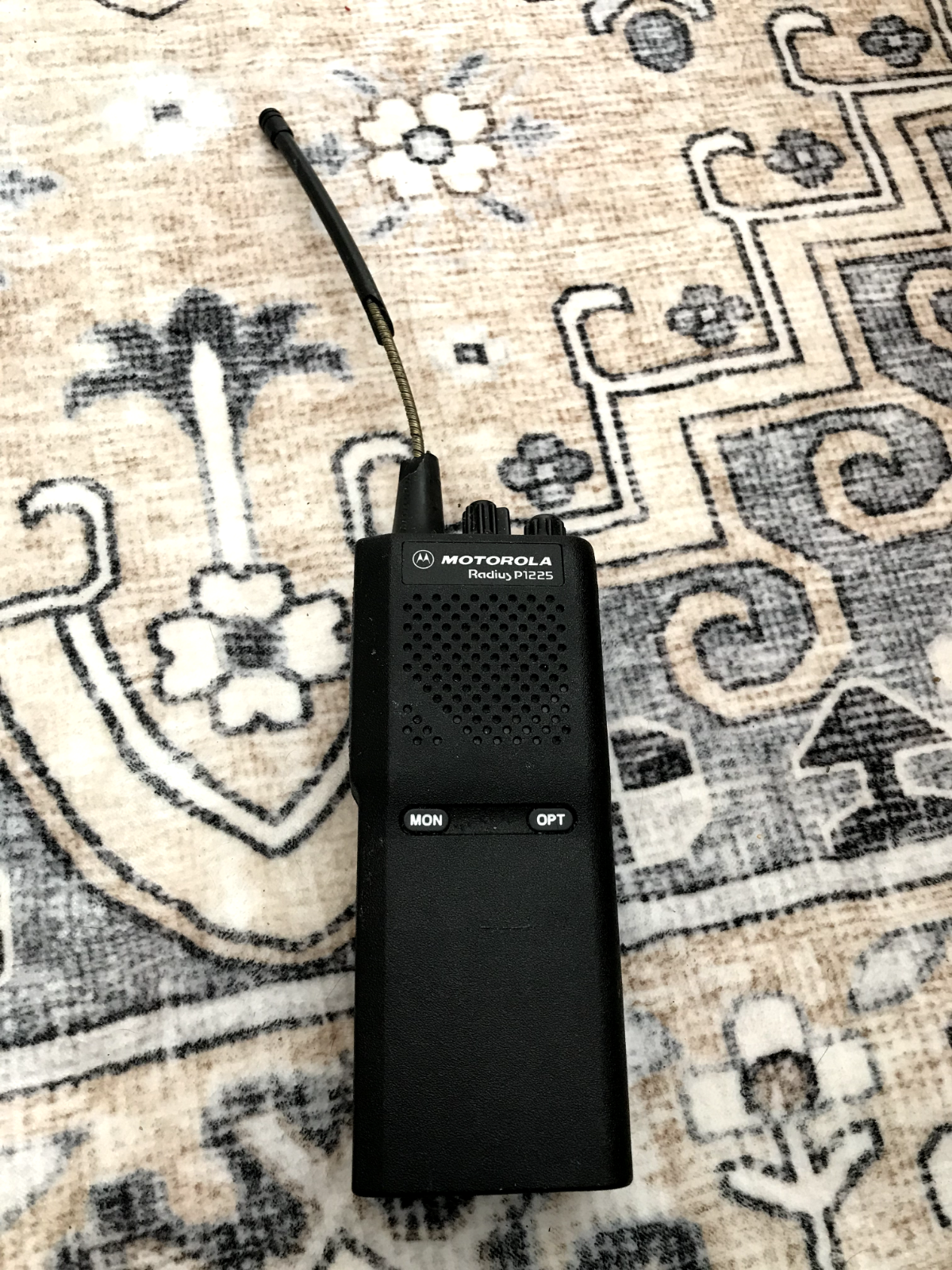 Molorola radius walkie talkie P1225 FCC ID: ABZ99FT4073