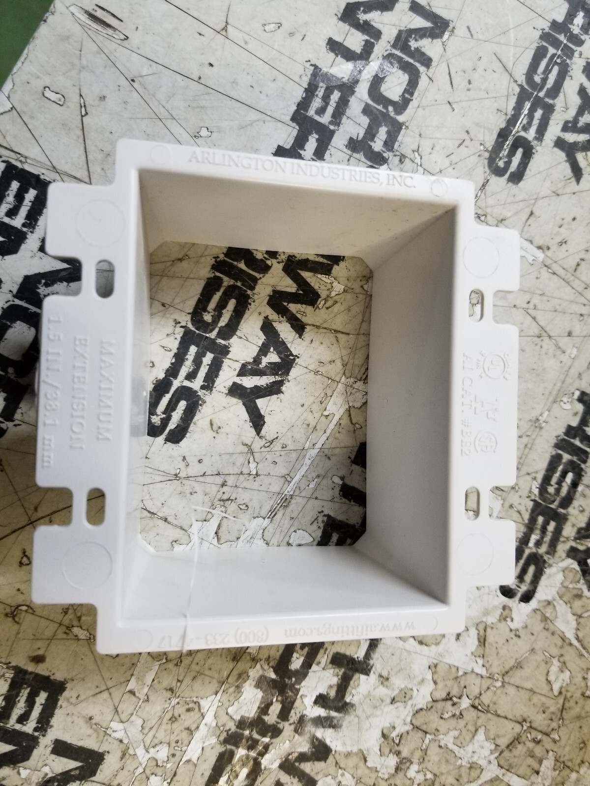 BOX OF 13PC  ARLINGTON BE2 BOX EXTENDER - Picture 1 of 7