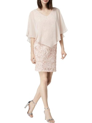 СОЕДИНЕННАЯ ОДЕЖДА Женское розовое платье-сорочка с развевающимися рукавами и накидкой 8