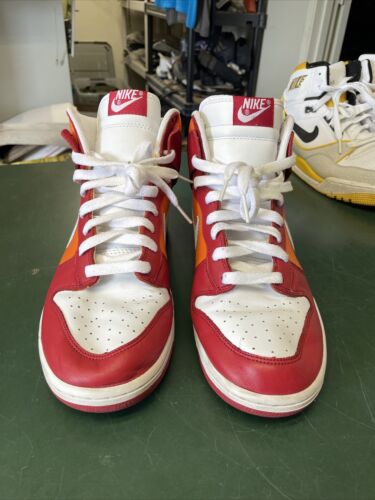 Size 10 M Nike Dunk High Varsity Red Orange Blaze 309432-612 Size 10 M Nike Dunk High Varsity Red Orange Blaze 309432-612