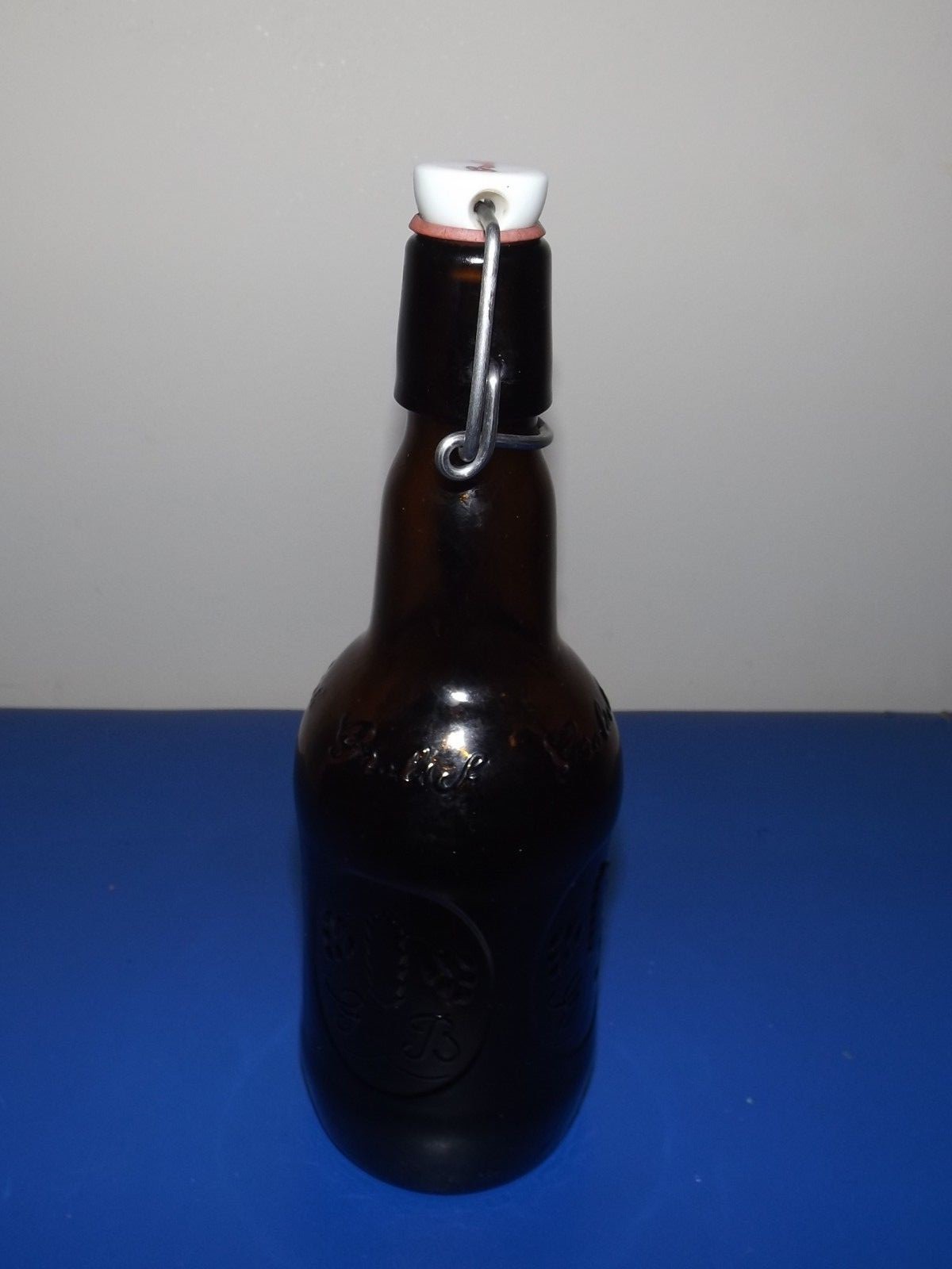 VINTAGE BROWN GLASS GROLSCH BEER BOTTLE, PORCELAIN FLIP & SWING LID