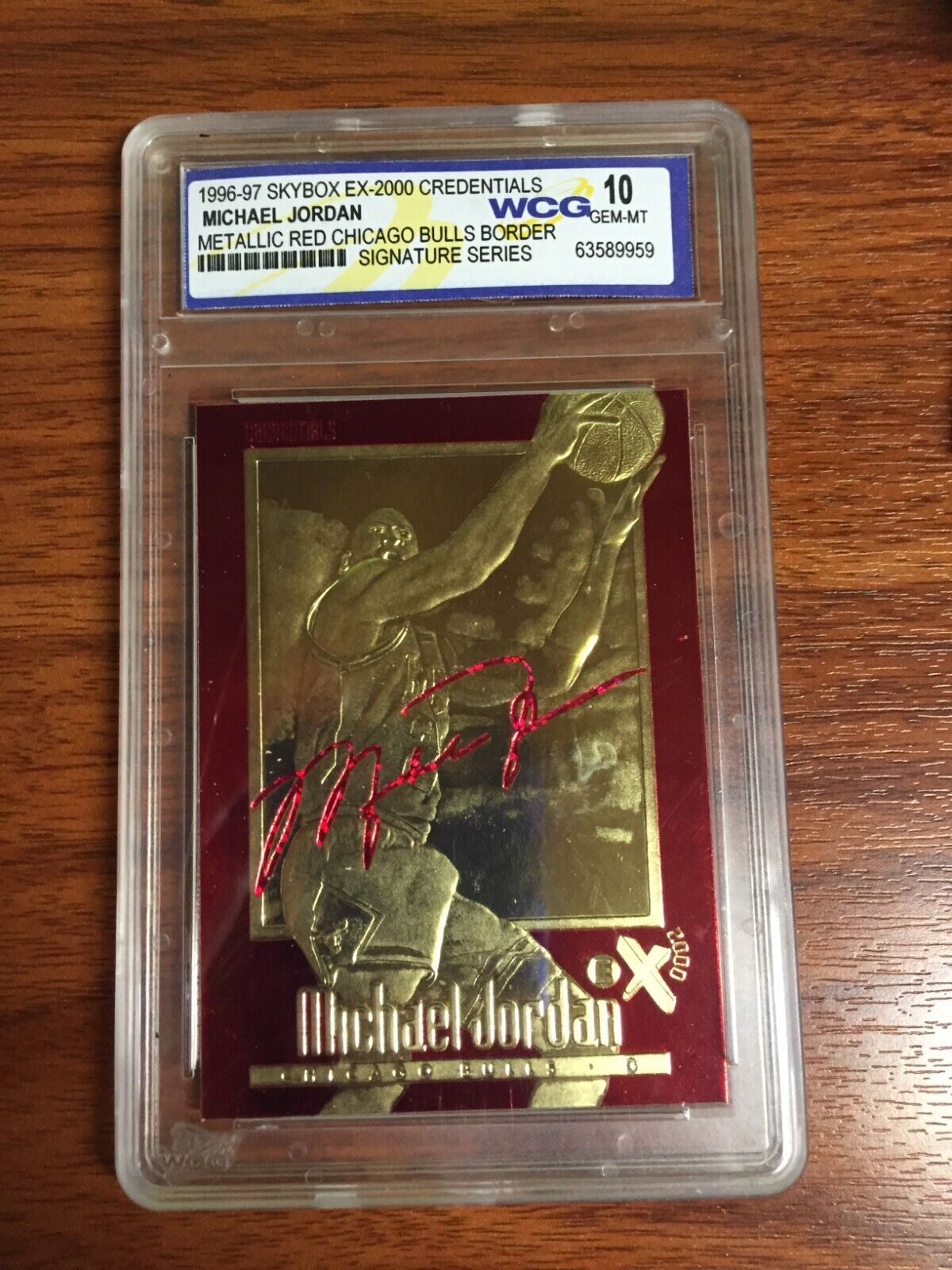 1996-97 Skybox EX-2000 Michael Jordan Credentials Red 23K 1996-97 Skybox EX-2000 Michael Jordan Credentials Red 23K