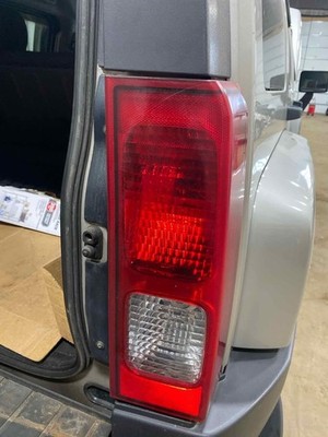 06 07 08 09 10 HUMMER H3 Tail Light Assembly Passenger Side Right