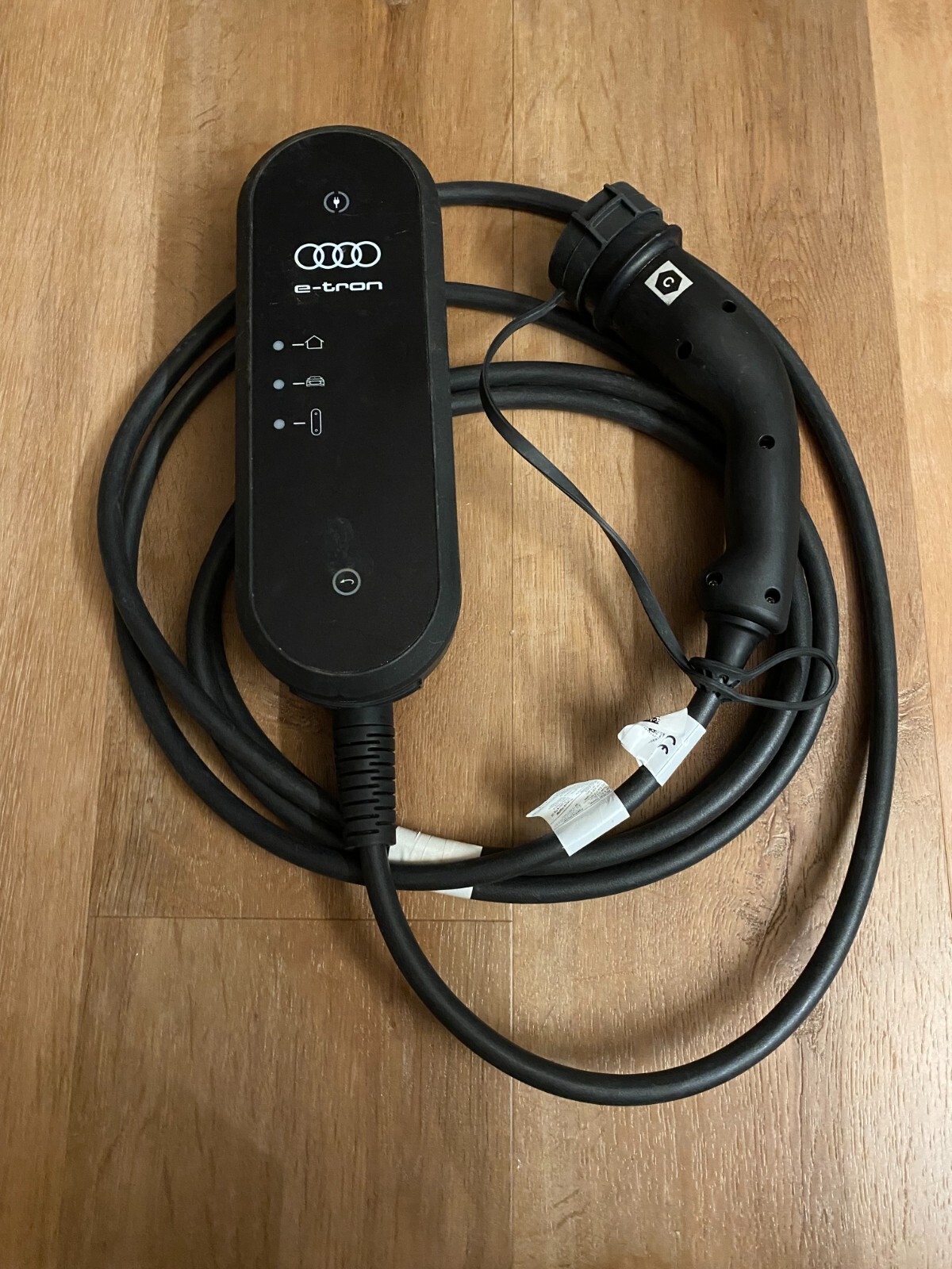 Audi e-tron Universal Charger 8kw普通充電器 Audi e-tron Universal Charger 8V4.971.675.AS | eBay