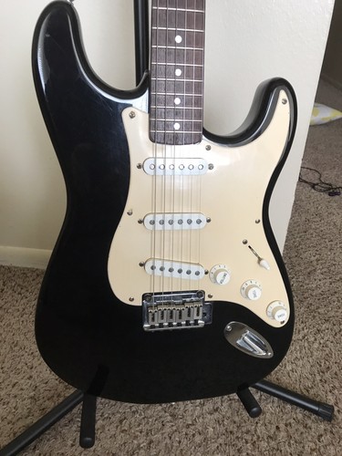 Squire By Fender Stratocaster Mik 6 Strength SSS USED