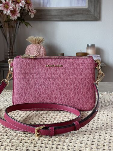 Michael Kors Jet Set Travel Medium Triple Pouch Crossbody Michael Kors Jet Set Travel Medium Triple Pouch Crossbody