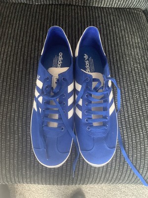 claret and blue yung