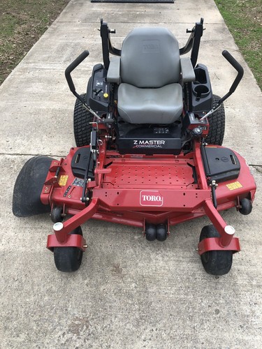 toro zero turn lawn mower 60” Commercial 3000 Series Only 81 Hrs