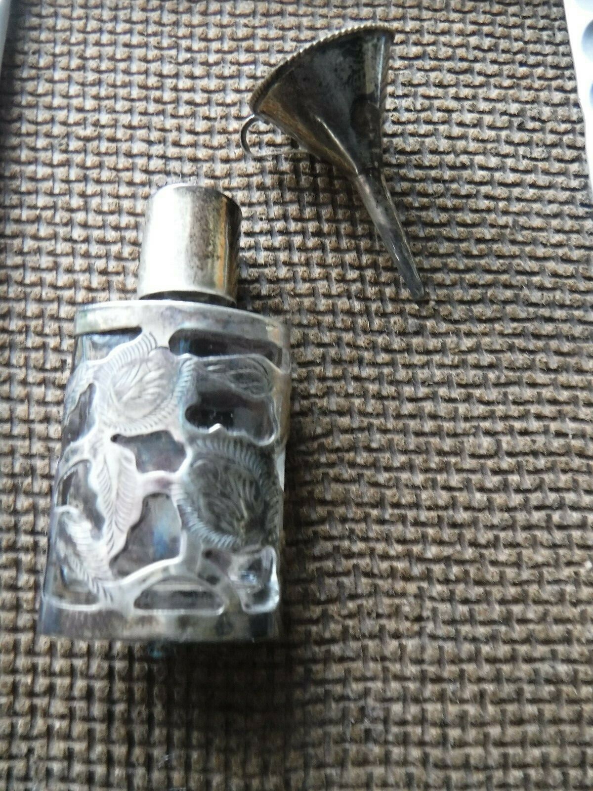 STERLING SILVER VINTAGE EMBOSSED METAL & GLASS PERFUME BOTTLE W/ TINY