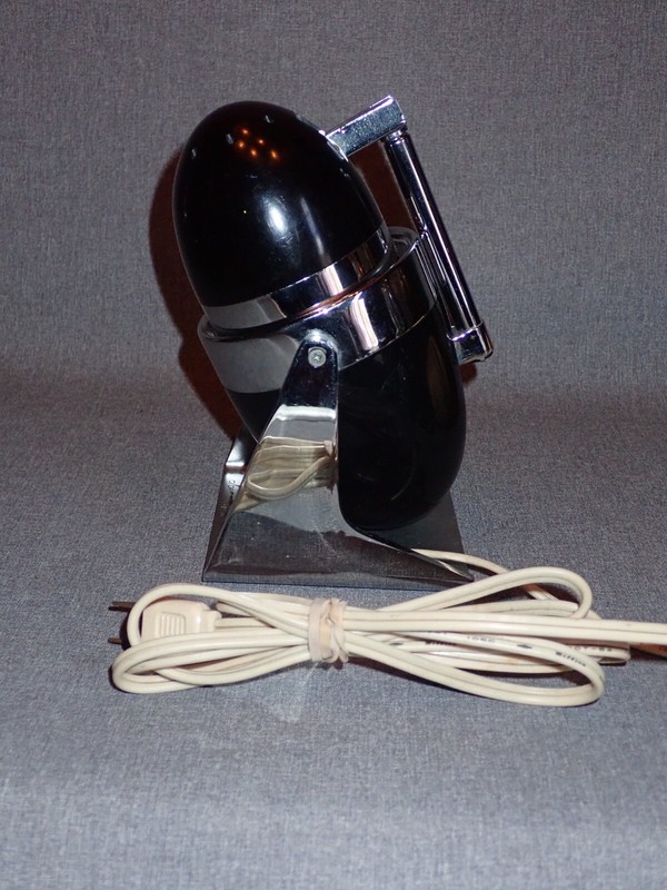 Vintage Hamilton Industries Telescoping Bullet Desk Lamp Model 60