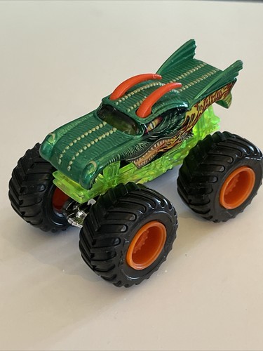 激レア ホットウィール MONSTER JAM CHEVROLET K1500 Amazon.com: Hot Wheels - Monster Trucks- HW Monster '68