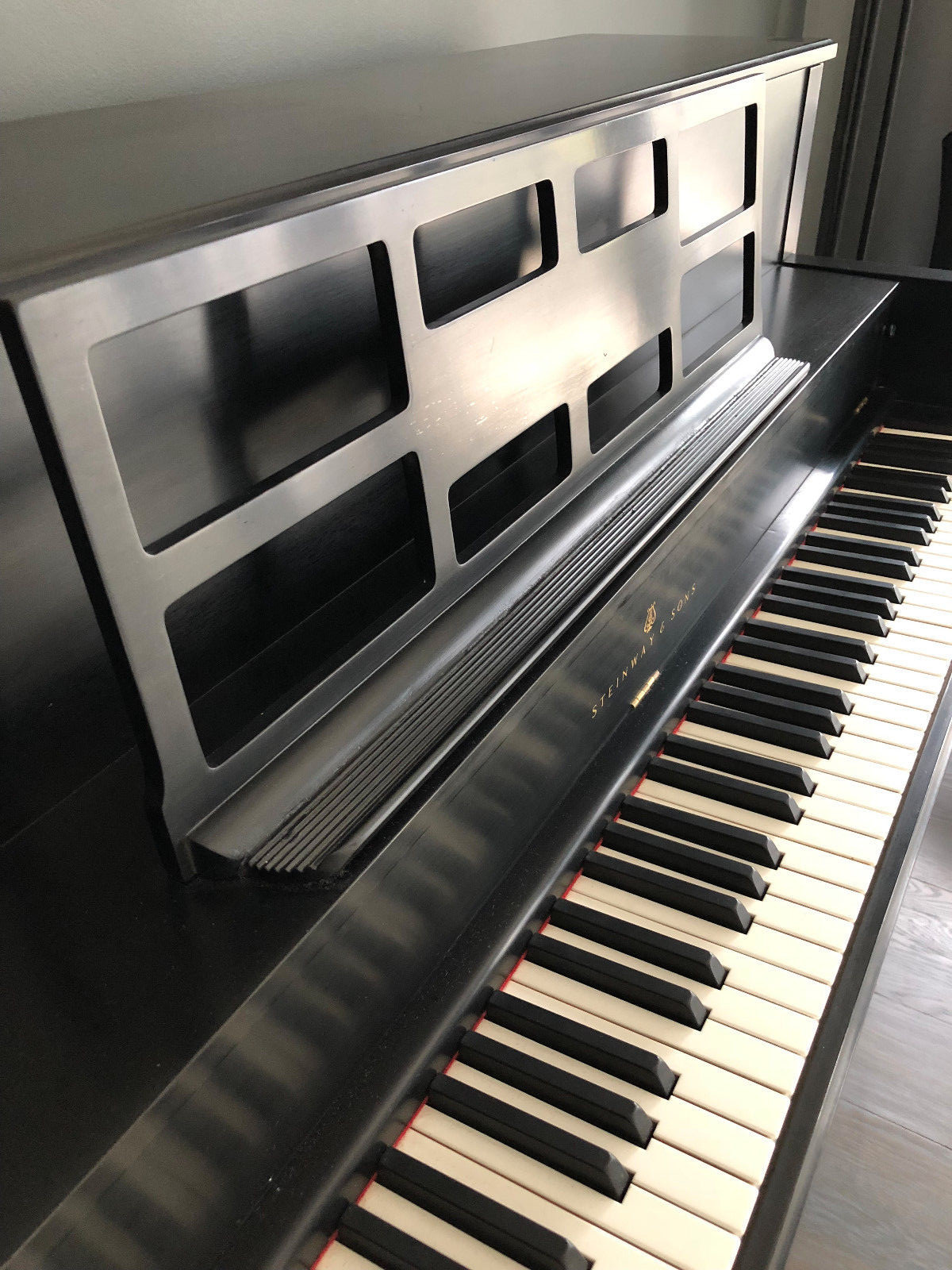 Steinway F-15 Upright Console Piano 42